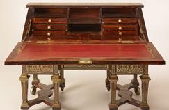 Louis XIV desk is the work of several artisans.