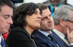 Myriam El Khomri et Emmanuel Macron, le 22 février, à Chalampé, dans l'Est de la France.