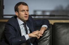 Emmanuel Macron, dans son bureau à Bercy en février.