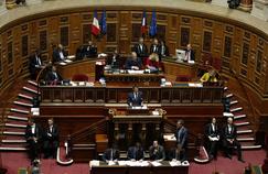 Manuel Valls s'adresse aux sénateurs durant le débat sur la déchéance de nationalité, mercredi à Paris.