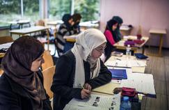 Des étudiants à l'université de Saint-Léger-de-Fougeret.