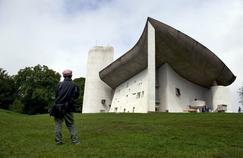 The Notre-Dame-du-Haut in Ronchamp (Haute-Saône), was rebuilt by Le Corbusier between 1950 and 1955.