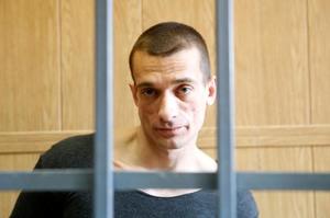 Piotr Pavlenski avant son procès en 2008, en Russie.