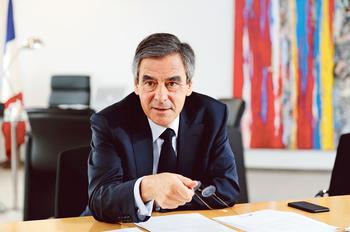 «Le seul candidat qui est aujourd'hui en mesure de rassembler une majorité pour redresser la France, c'est moi. Ce n'est pas M. Macron. Pas M. Hamon. Pas Mme Le Pen», assure François Fillon.