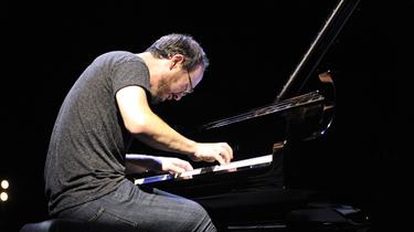 Le pianiste franco-israélien Yaron Herman, virtuose au Trianon