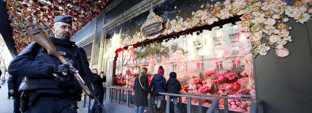 Les grands magasins parisiens ont perdu entre 30% et 50% de leur clientèle les premiers jours suivant les attentats