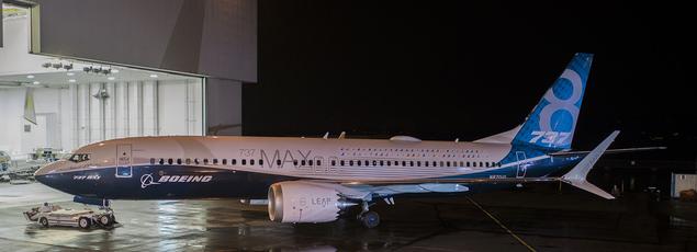 XLe 737 Max (ici lors de sa première sortie d'usine) doit s'élancer du tarmac de «Boeing Field» à Renton à 19 heures ce vendredi.