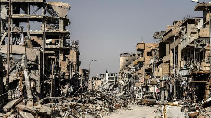 Syrie : les images de Raqqa montrent une ville meurtrie et dévastée