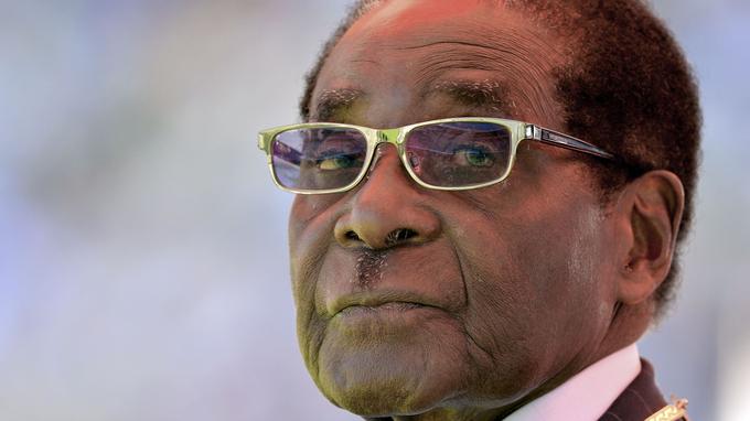 Rubert Mugabe démissione après 37 ans de pouvoir. XVM98867560-ced5-11e7-8ec4-fc070299eb66