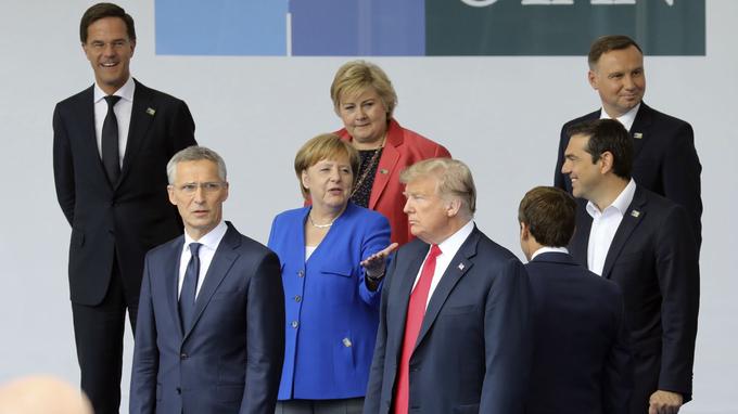 Au sommet de l'Otan, Trump tire à boulets rouges sur ses «amis» européens