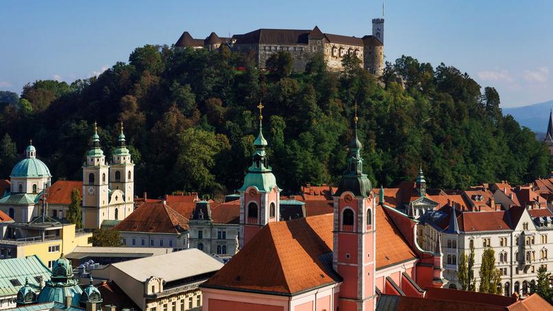 Le château de Ljubljana construit au XVe siècle sous le règne des Hasbourg pour protéger l'ex-capitale du duché de Carinthie, rebaptisée Laibach, d'une éventuelle invasion ottomane.