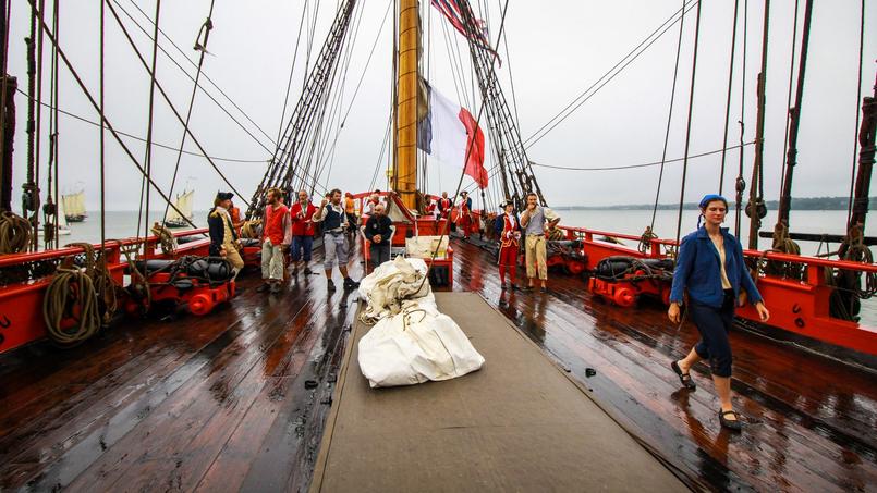 L'HERMIONE DE RETOUR EN FRANCE XVMdc85d932-1c1b-11e5-b398-d350d7c71e31-805x453