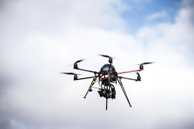 Drone utilisé à des fins de police judiciaire pour avoir une vision globale d'une scène de crime ou d'un accident majeur, ferroviaire ou aérien.