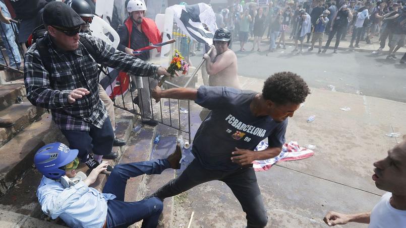 Membres de groupuscules d'extrême-droite et militants antiracistes se sont violemment opposés.