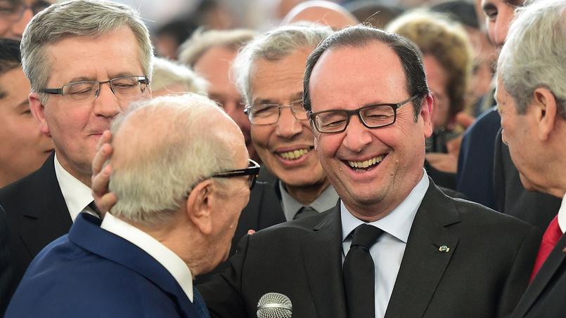 Sous le coup de l'Ã©motion, le prÃ©sident tunisien Beji Caid Essebsi a appelÃ© le prÃ©sident franÃ§ais, FranÃ§ois Mitterrand lors de son discours. Un lapsus qui a fait rire l'assistance.