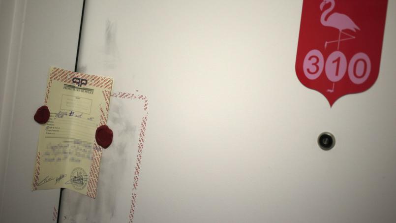 La porte de l'appartement ou vivait Sid Ahmed Ghlam a Ã©tÃ© mise sous scellÃ©s.