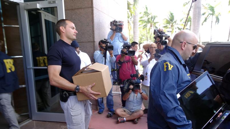 Le FBI procède à des saisies de documents dans les locaux de la Concacaf à Miami.