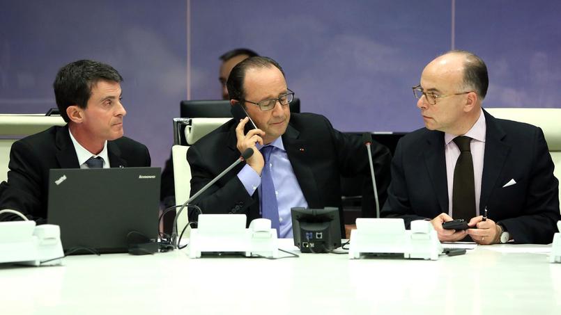 De nouvelles mesures seront probablement annoncées en fin d'après-midi par Bernard Cazeneuve, ministre de l'Intérieur.