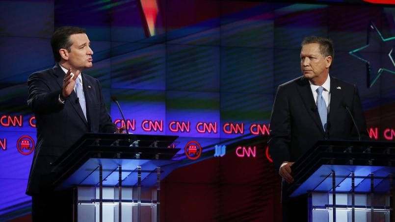 John Kasich et Ted Cruz se font face en mars 2016 lors d'un débat télévisé.
