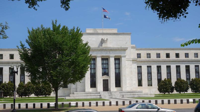 L'argent devait transiter du compte détenu par la banque du Bangladesh à la Fed, à New York, vers les Philippines et le Sri Lanka.