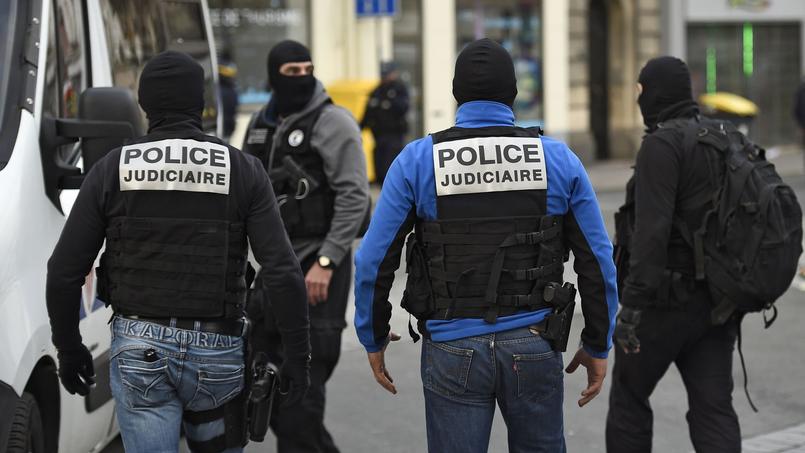 Des policiers lors de l'intervention à Saint-Denis, le 18 novembre dernier.