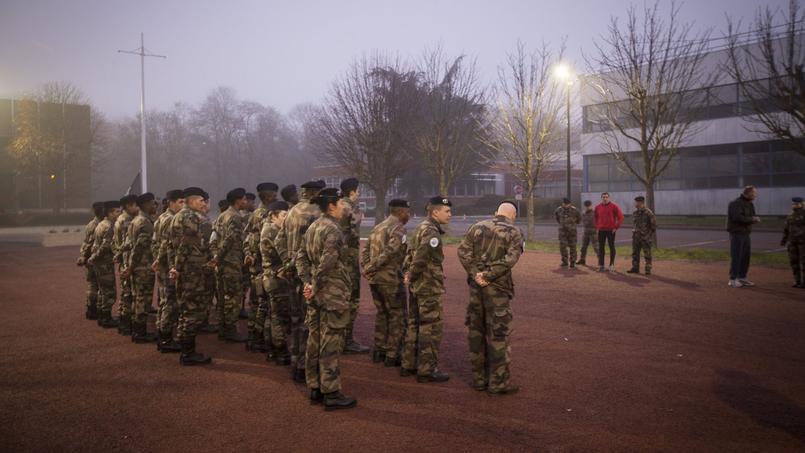 Des militaires dans le département de l'Essonne.