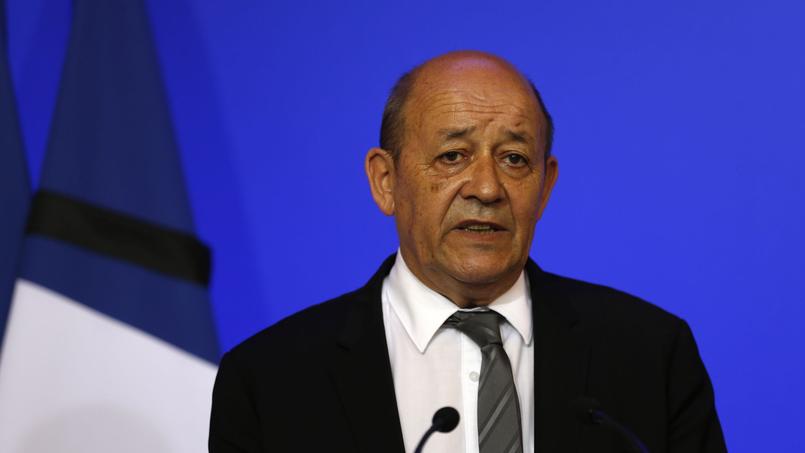 Jean-Yves Le Drian n'avait jamais reconnu officiellement la présence de forces françaises en Libye, sans pour autant la démentir.