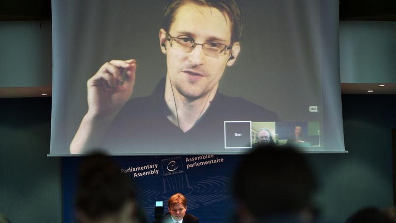 Edward Snowden en visioconférence au Conseil de l'Europe, en juin 2015, pour une réunion sur le thème «Comment améliorer la protection des lanceurs d'alerte».