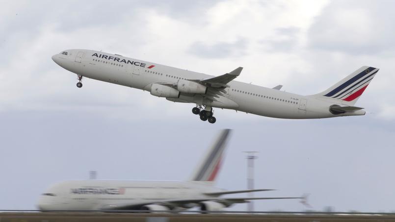 Grève des contrôleurs aériens: Une trentaine de vols annulés à Roissy