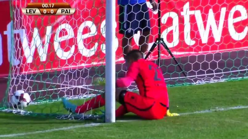 Voici comment ouvrir le score sans toucher le moindre ballon Voici comment ouvrir le score sans toucher le moindre ballon