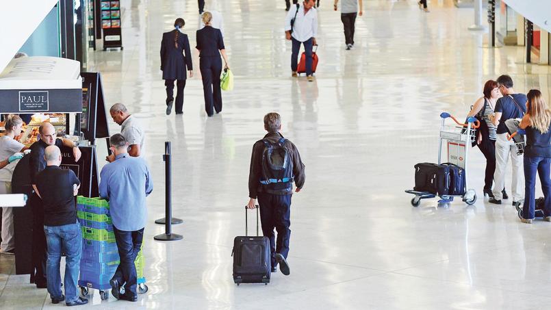 Bloqués plusieurs jours à New York, 250 passagers portent plainte contre leur compagnie aérienne