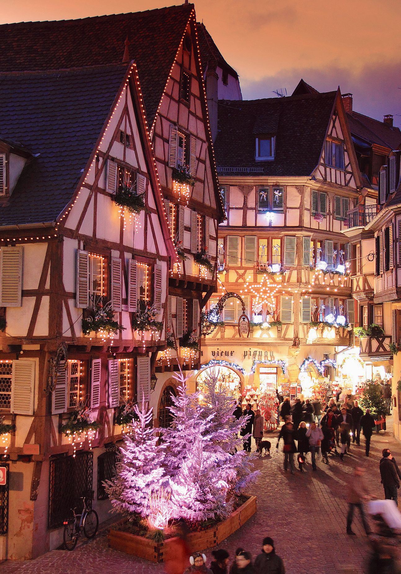 Rendez-vous aux cinq marchés de Noël de Colmar - Le Figaro