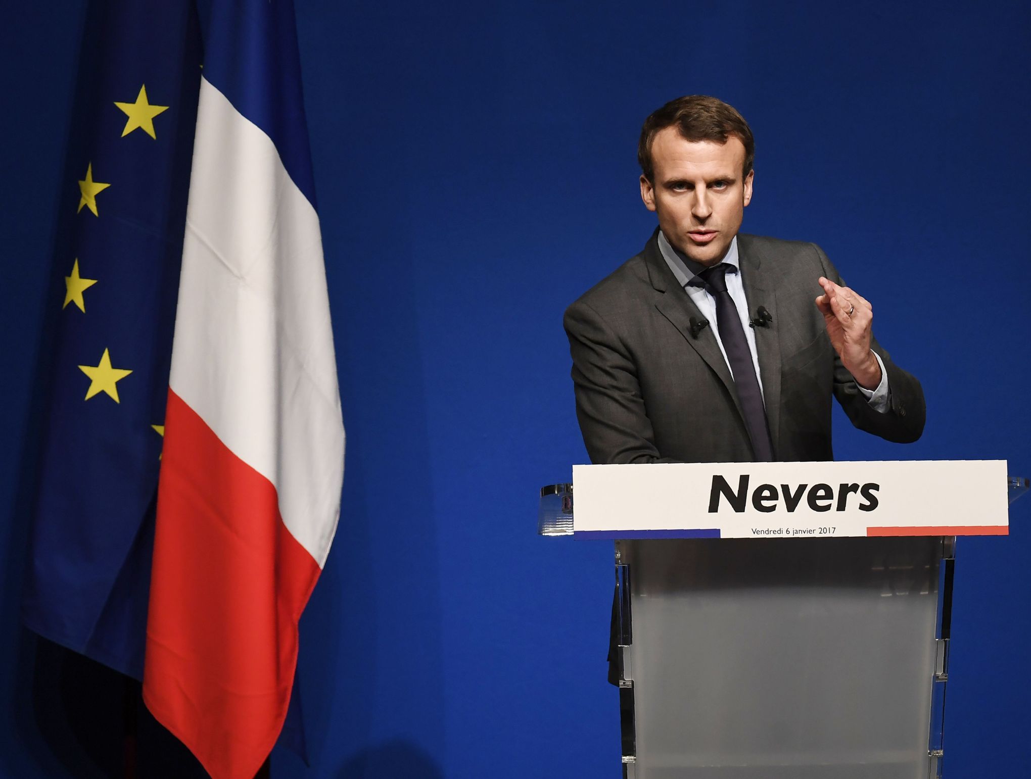 À Nevers, Macron cible Fillon sur le thème de la santé - Le Figaro