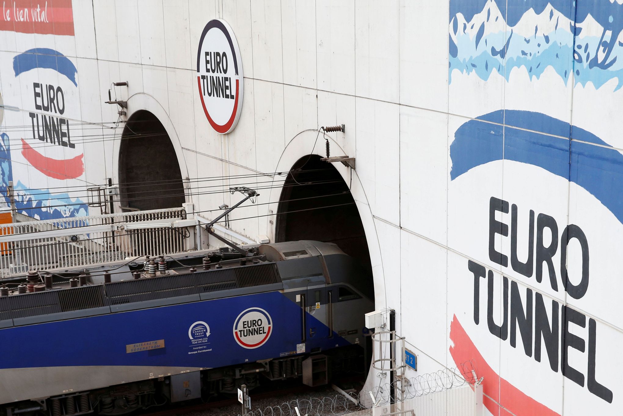 Eurotunnel le trafic des navettes recule, les prix montent