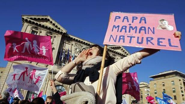 Les Opposants Au Mariage Gay Maintiennent La Pression