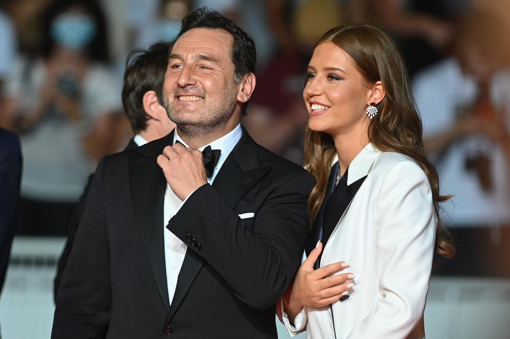 Gilles Lellouche Adèle Exarchopoulos et la montée des marches nocturne