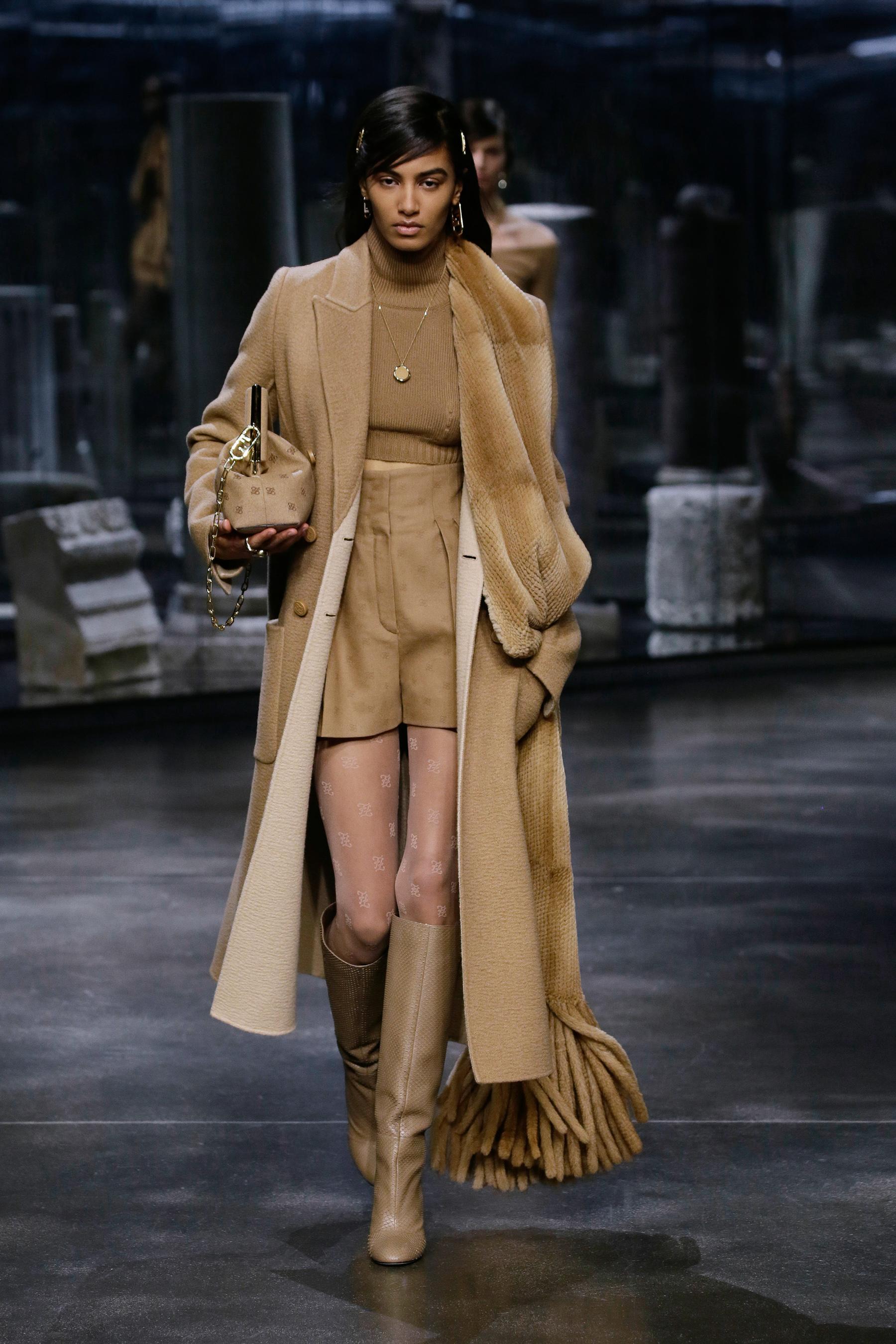 Défilé Fendi automne hiver 2021 2022 Prêt à porter Madame Figaro