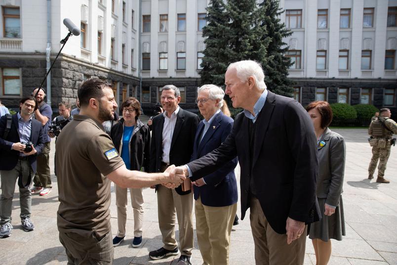 Le Canada forme des techniciens médicaux ukrainiens qui seront envoyés sur  le champ de bataille