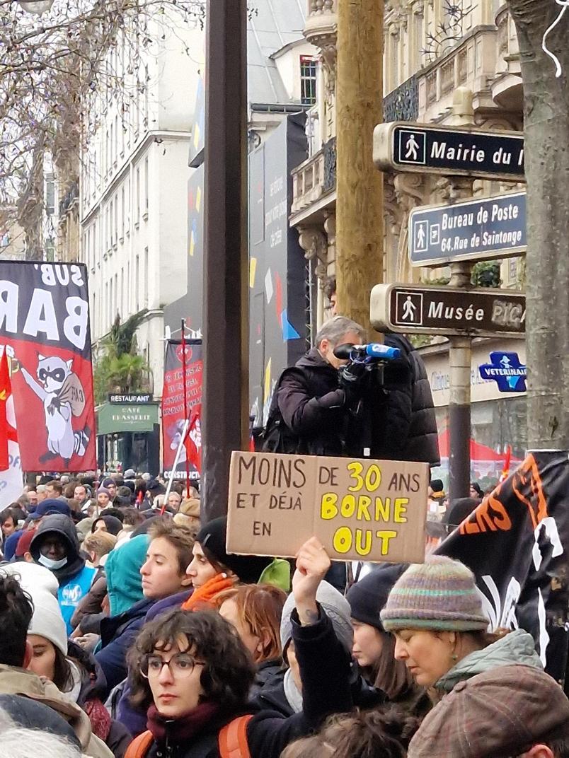 EN DIRECT – Réforme des retraites : 44 interpellations à Paris, quelques  heurts en fin de manifestation