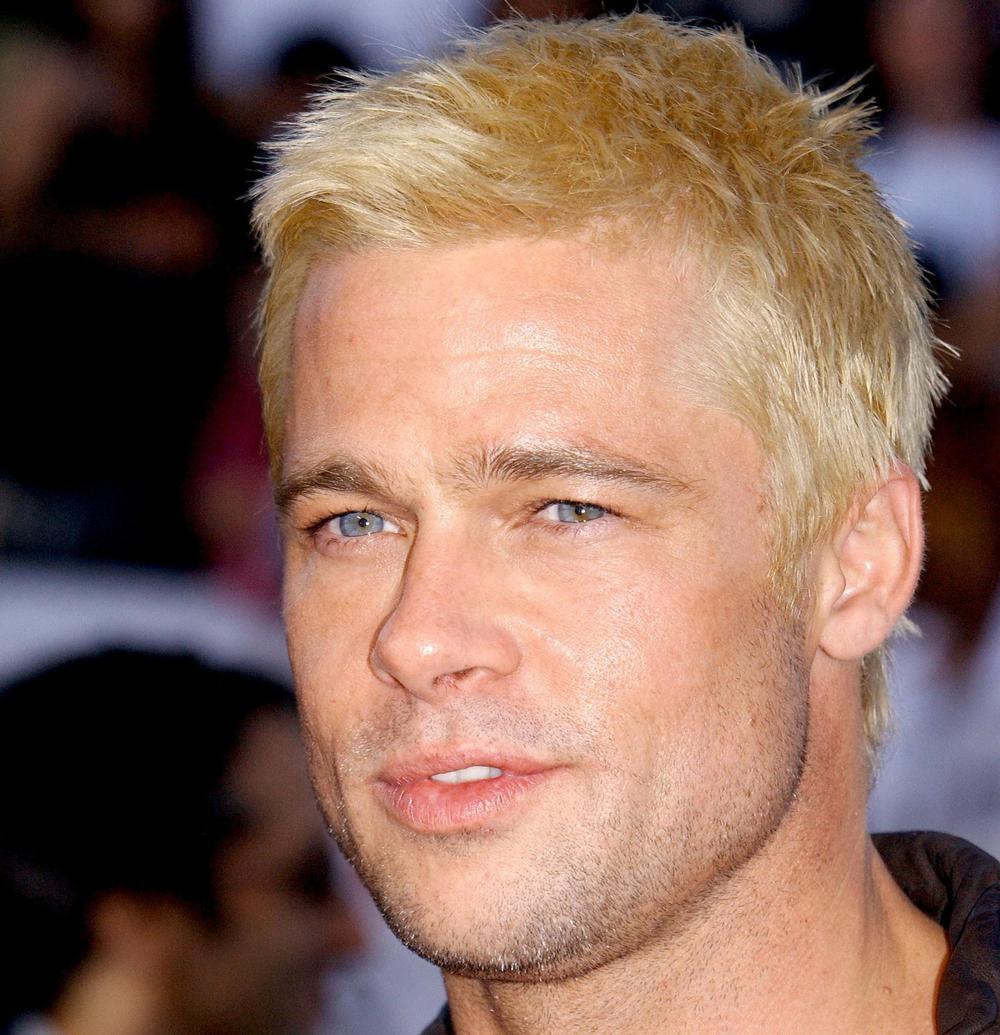 Torse nu, Brad Pitt dévoile ses nombreux tatouages dans une nouvelle bandeannonce du film F1