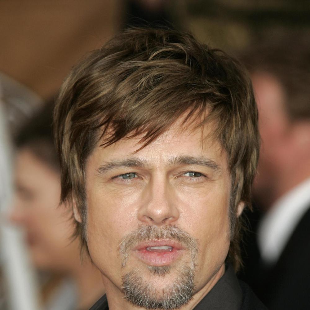 Torse nu, Brad Pitt dévoile ses nombreux tatouages dans une nouvelle bandeannonce du film F1