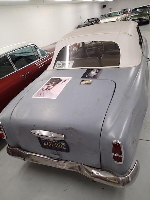 Columbo : nous avons retrouvé la légendaire Peugeot 403 de Peter Falk ...