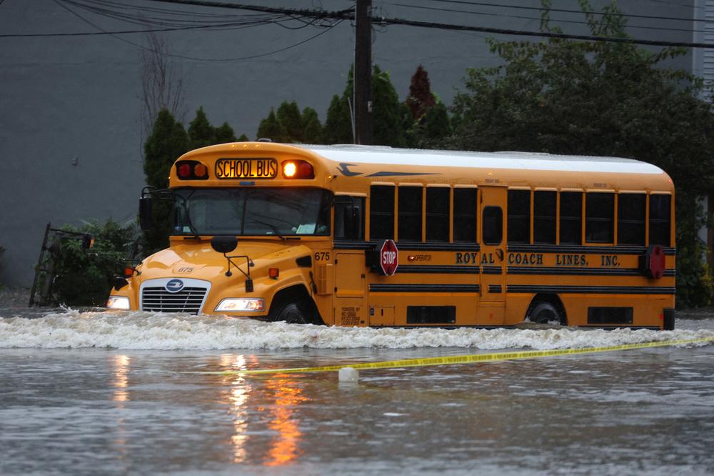 New York inondée et en partie paralysée par des pluies torrentielles
