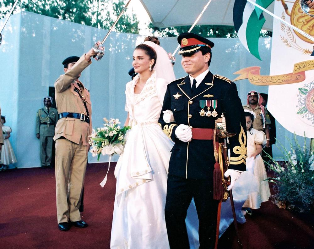 Les robes de mariée des épouses royales au fil du temps