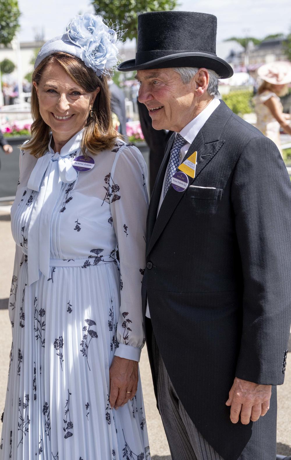 En photos, l'apparition surprise de Michael et Carole Middleton, les ...