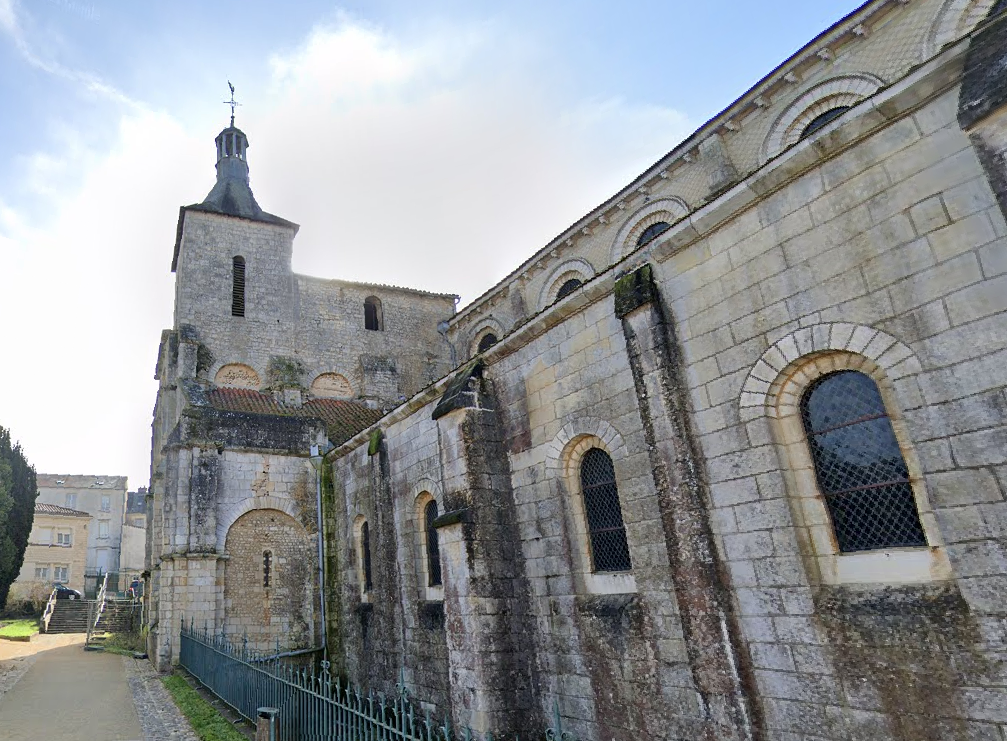 Poitiers : l'incendiaire d'une église classée à l’Unesco déclaré pénalement irresponsable