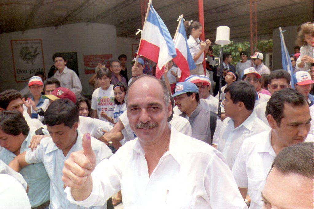 Salvador : l'ex-président Cristiani sera jugé pour l'assassinat de jésuites pendant la guerre civile