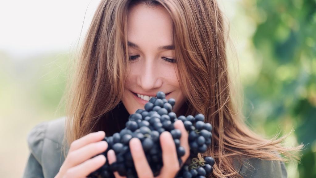 REPORTAGE — 300 hectares, un château, une chapelle… Visite exclusive du domaine provençal de Carla Bruni et Nicolas Sarkozy à Fontvieille