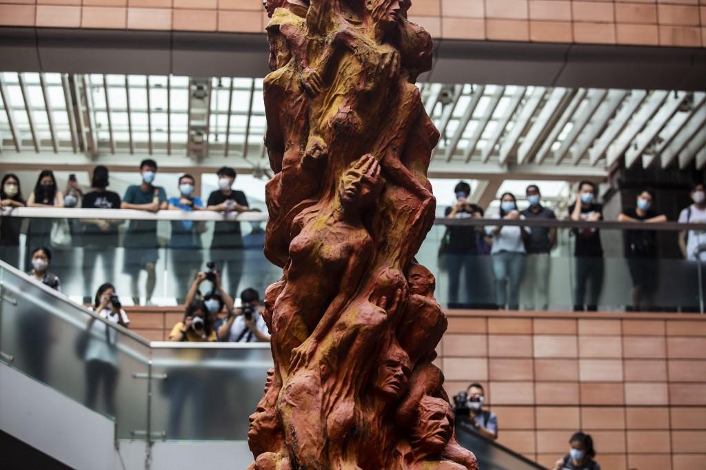 L'université de Hongkong ordonne le retrait de la statue commémorant Tiananmen thumbnail