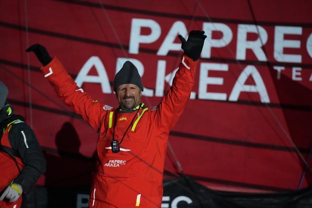 EN DIRECT - Vendée Globe : «Une aventure incroyable», jubile Yoann Richomme dauphin de Charlie Dalin